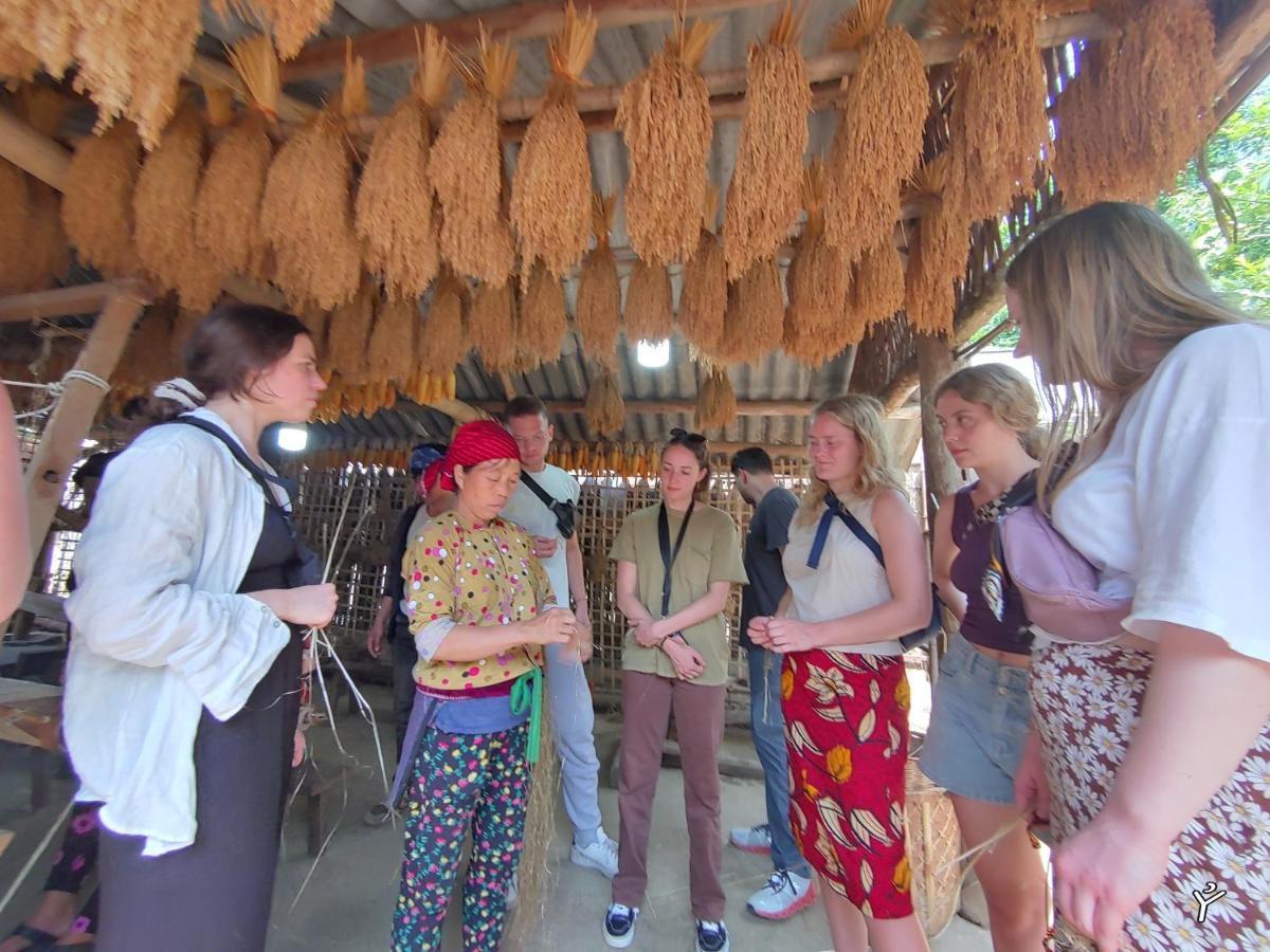 Ha Giang Lotus Hostel Motorbikes Tours Exterior photo