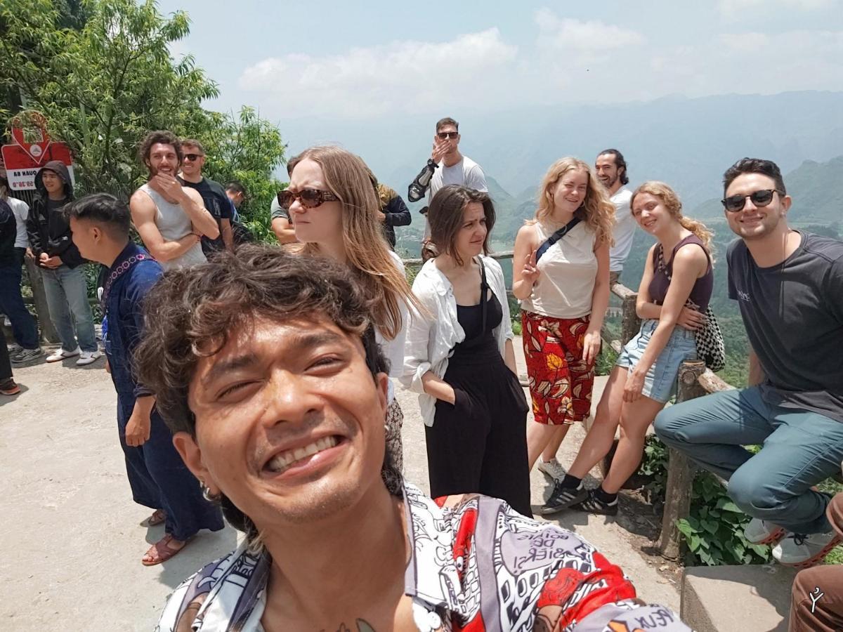 Ha Giang Lotus Hostel Motorbikes Tours Exterior photo
