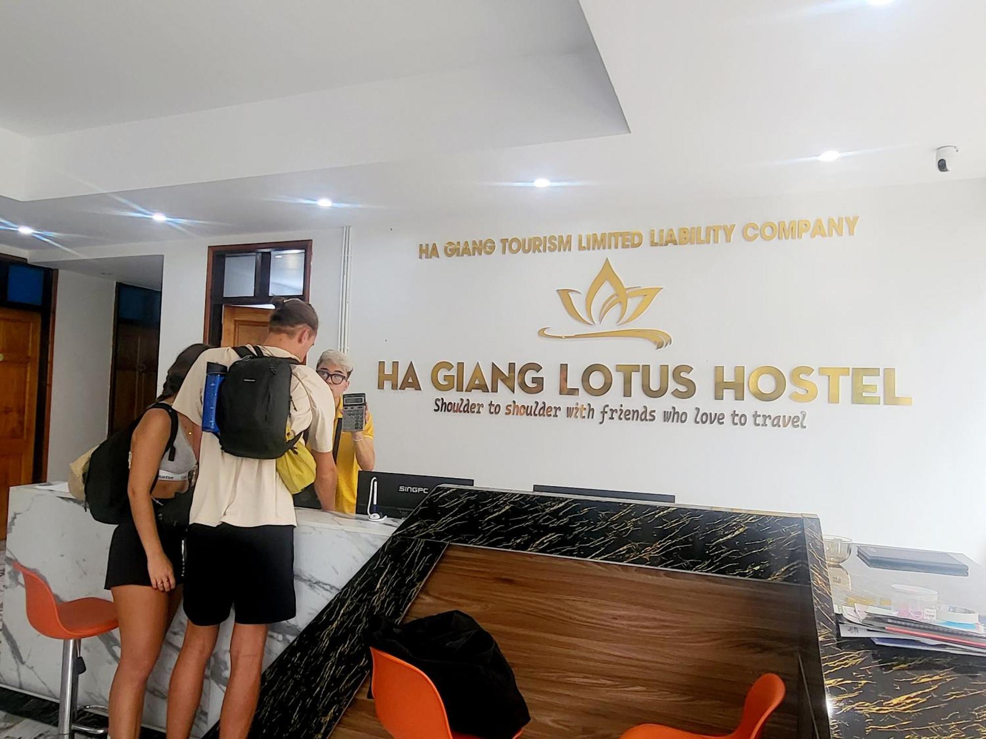 Ha Giang Lotus Hostel Motorbikes Tours Exterior photo