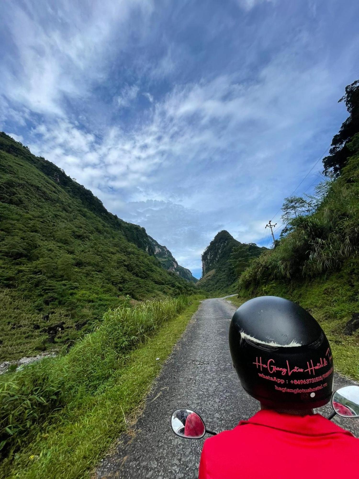 Ha Giang Lotus Hostel Motorbikes Tours Exterior photo