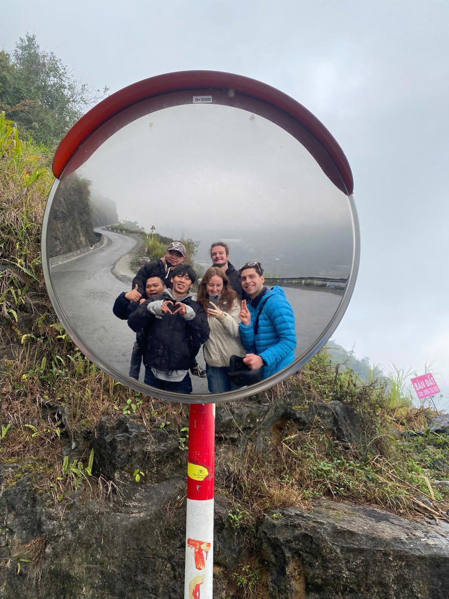 Ha Giang Lotus Hostel Motorbikes Tours Exterior photo